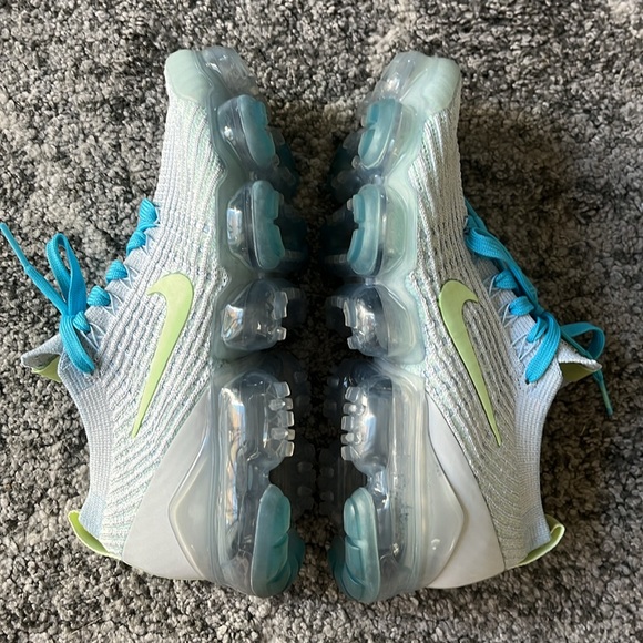 Nike air vapormax athletic shoes size 7 - Picture 3 of 9